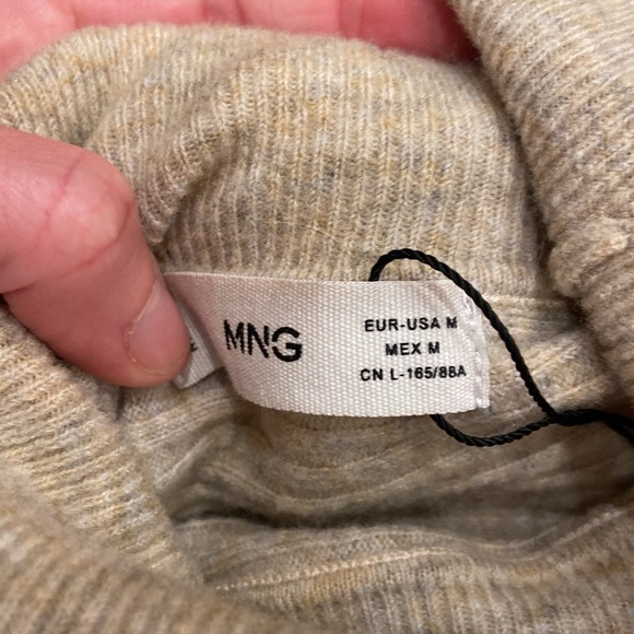 Mango slight cropped boxy neutral ribbed  sweater turtleneck - Picture 3 of 6